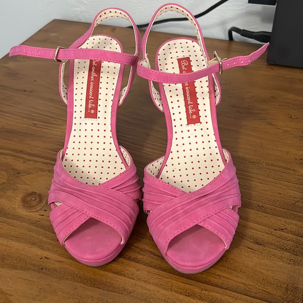 B.A.I.T. Pink heels
